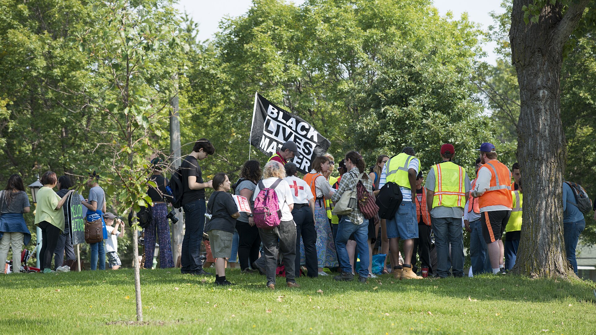 St. Paul, Minnesota September 3, 2017 About 100 people gathered in St. Paul to protest against systematic racism and state sanctioned police and corporate violence. Sponsored by: Twin Cities Coalition for Justice 4 Jamar, Communities United Against Police Brutality (CUAPB), Anti-War Committee, La Asamblea De Derechos Civiles, The New North, Black Lives Matter Minnesota, BlackLivesMatterTwinCities, Native Lives Matter, Blue Lies Matter, Black Saint Paul 2017-09-03 This is licensed under the Creative Commons Attribution License. Give attribution to: Fibonacci Blue